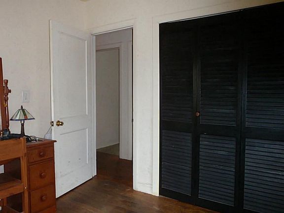 4th image of 208 Carlisle Dr