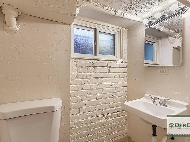 1840 Vine St #6 — Photo 15