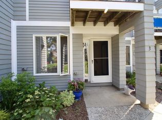 34 Rockport Rd APT 3, Gloucester, MA 01930