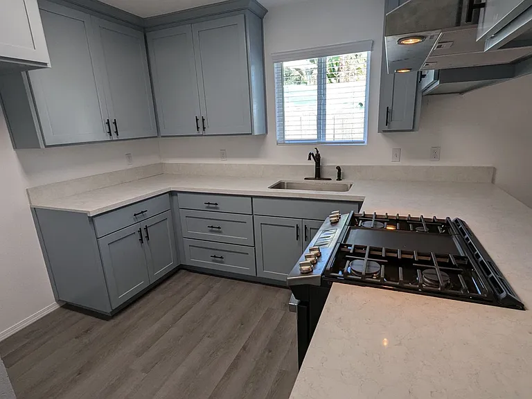 830 E Isham Ave — Photo 7