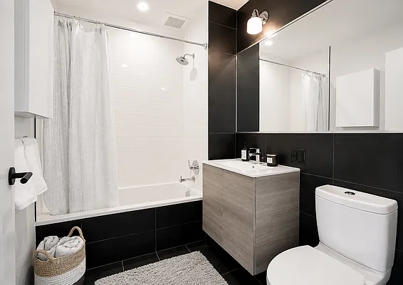 Bathroom, photo 1
