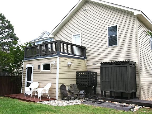 4th image of 408 Holly St