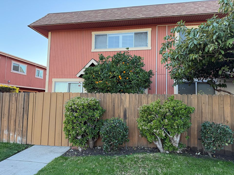 1st image of 14265 Terra Bella St