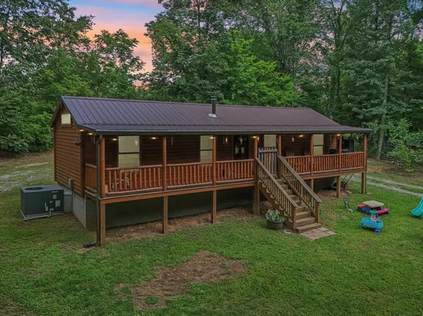 1424 Poplar Ridge Ln, Chapmansboro, TN 37035