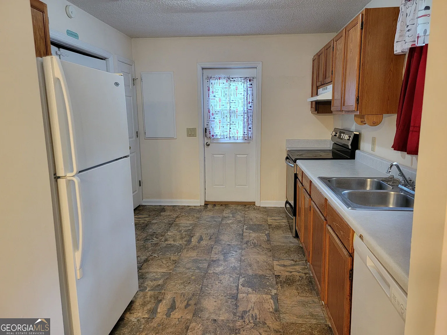 3 bed, 2.0 bath, 1300 sqft, $1,550 — Photo 4