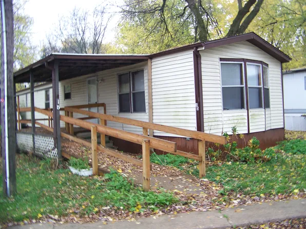 15 Hillview St, Freeport, IL 61032