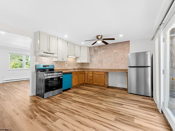 3rd image of 27 Marcus Dr