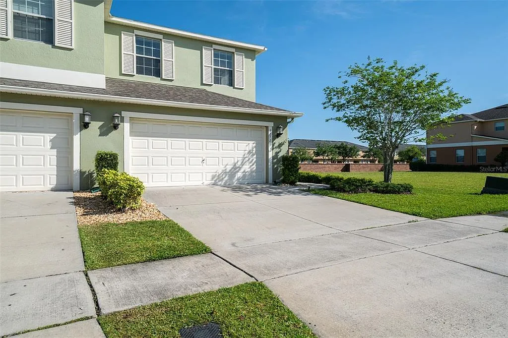3 bed, 1750 sqft, $2,500 — Photo 2