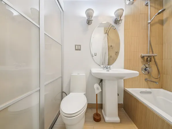 209 East 56th Street image 7 of 14