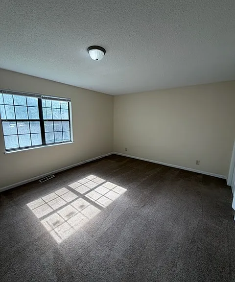 107 Knollwood Dr #C-1 — Photo 3