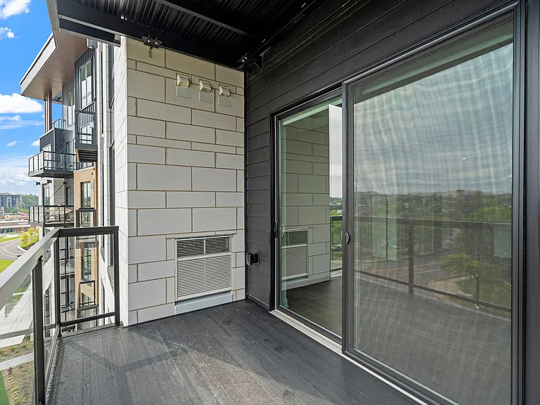 Maison - 1 Bed / 1 Bath - 785-791 Sq.Ft.