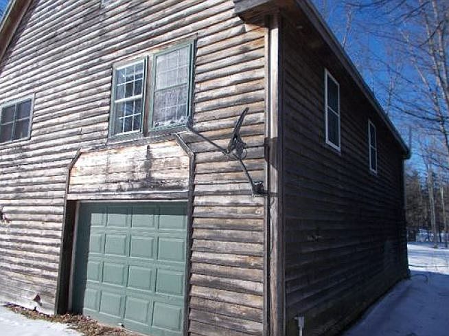 2nd image of 446 Willow Ln
