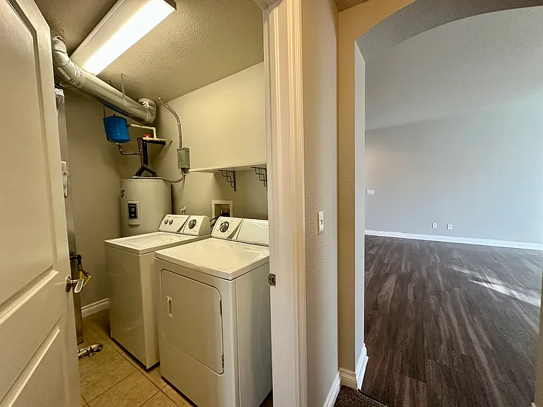 1284 N Downing St #504 — Photo 11