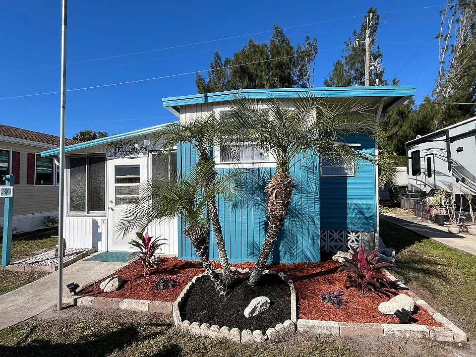 8515 US Highway 41 N #30