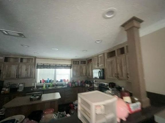 4th image of 1305 Oak Grove Rd