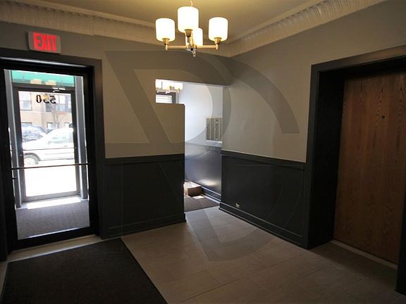 5th image of 550 W Arlington Pl #550207