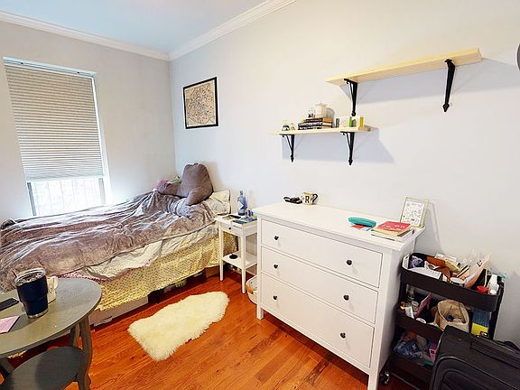 5th image of 400 E 78th St APT 5