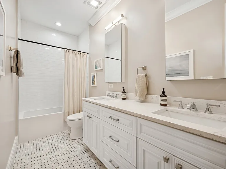 1214 W Fletcher St #1 — Photo 20