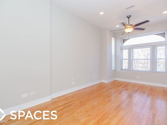 2nd image of 1529 W Huron St