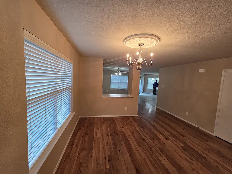 8138 Mossberg Dr — Photo 7