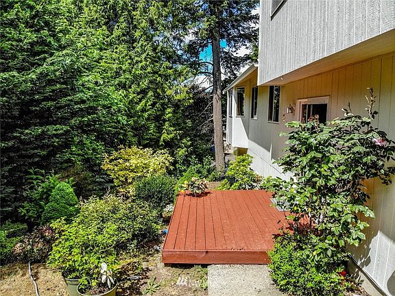 5th image of 501 21st Avenue Ct E