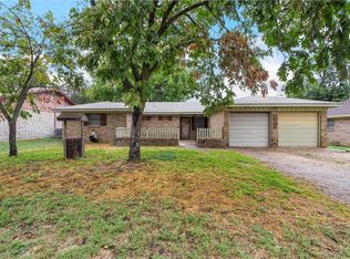 225 Sunnydale Dr, Hewitt, TX 76643