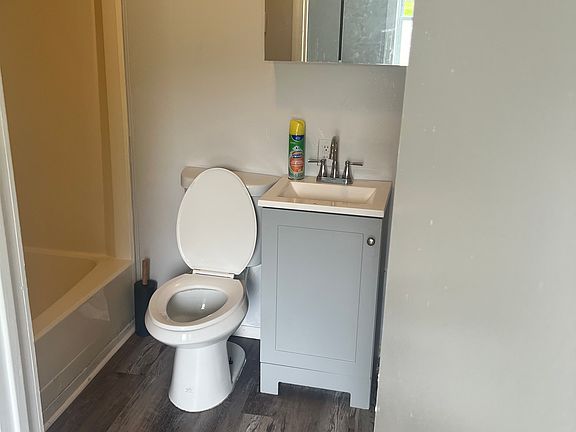 3rd image of 15 Beaumont Estates Ln #10B