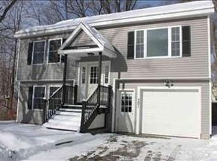301 Glengary Rd, Schenectady, NY 12304