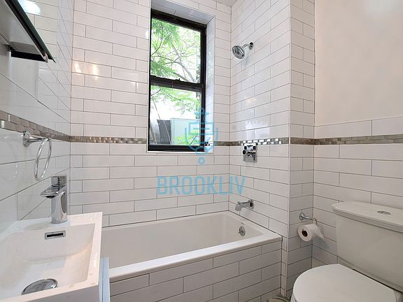 5th image of 774 Franklin Ave #B2