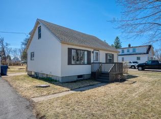 1938 E 25th St, Hibbing, MN 55746
