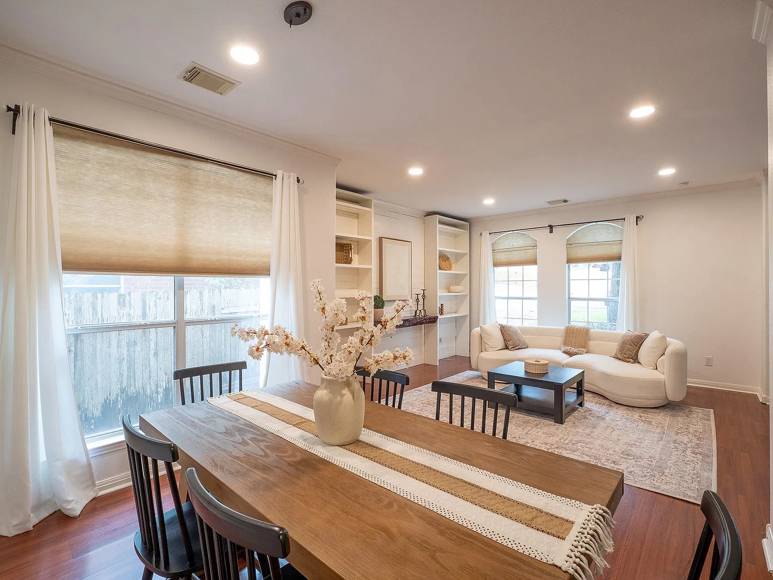 4 bed, 2.5 bath, 2808 sqft, $3,850 — Photo 1