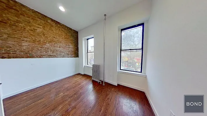 Rented by Bond New York | media 16