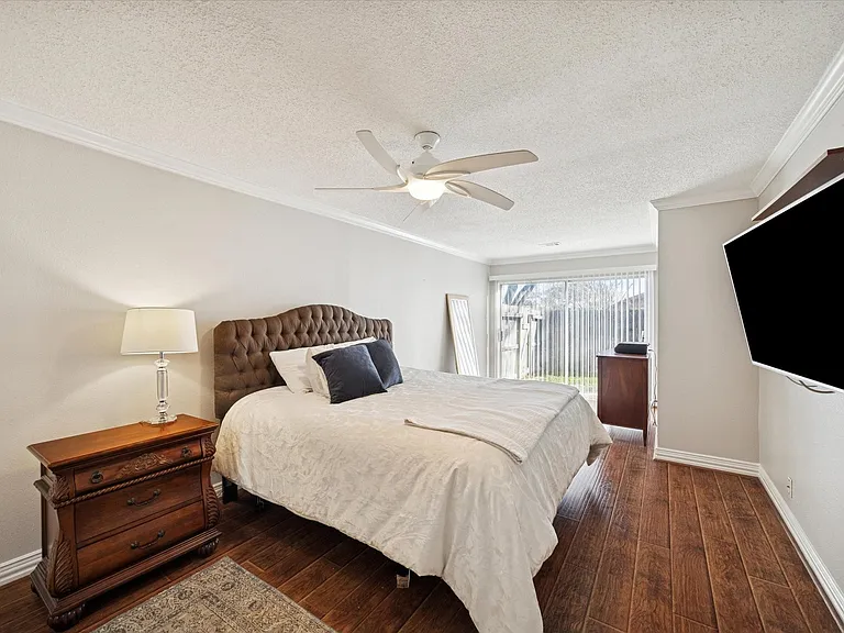 6803 Enns Ln — Photo 10