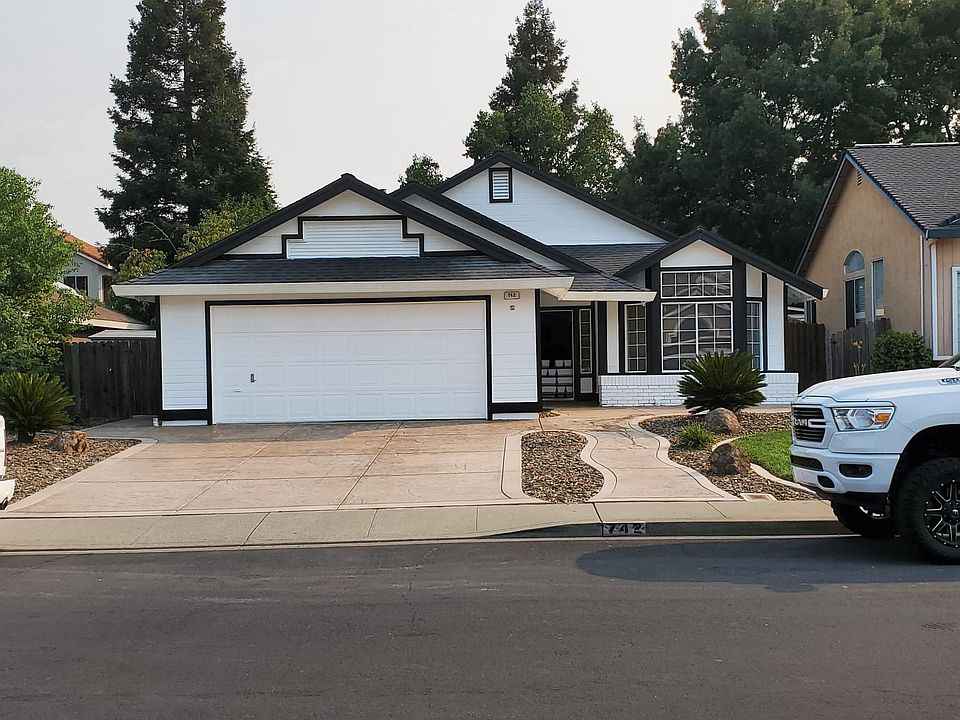 1st image of 742 Bluebird Dr