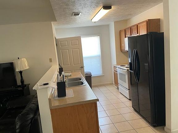 2nd image of 9121 Laird St