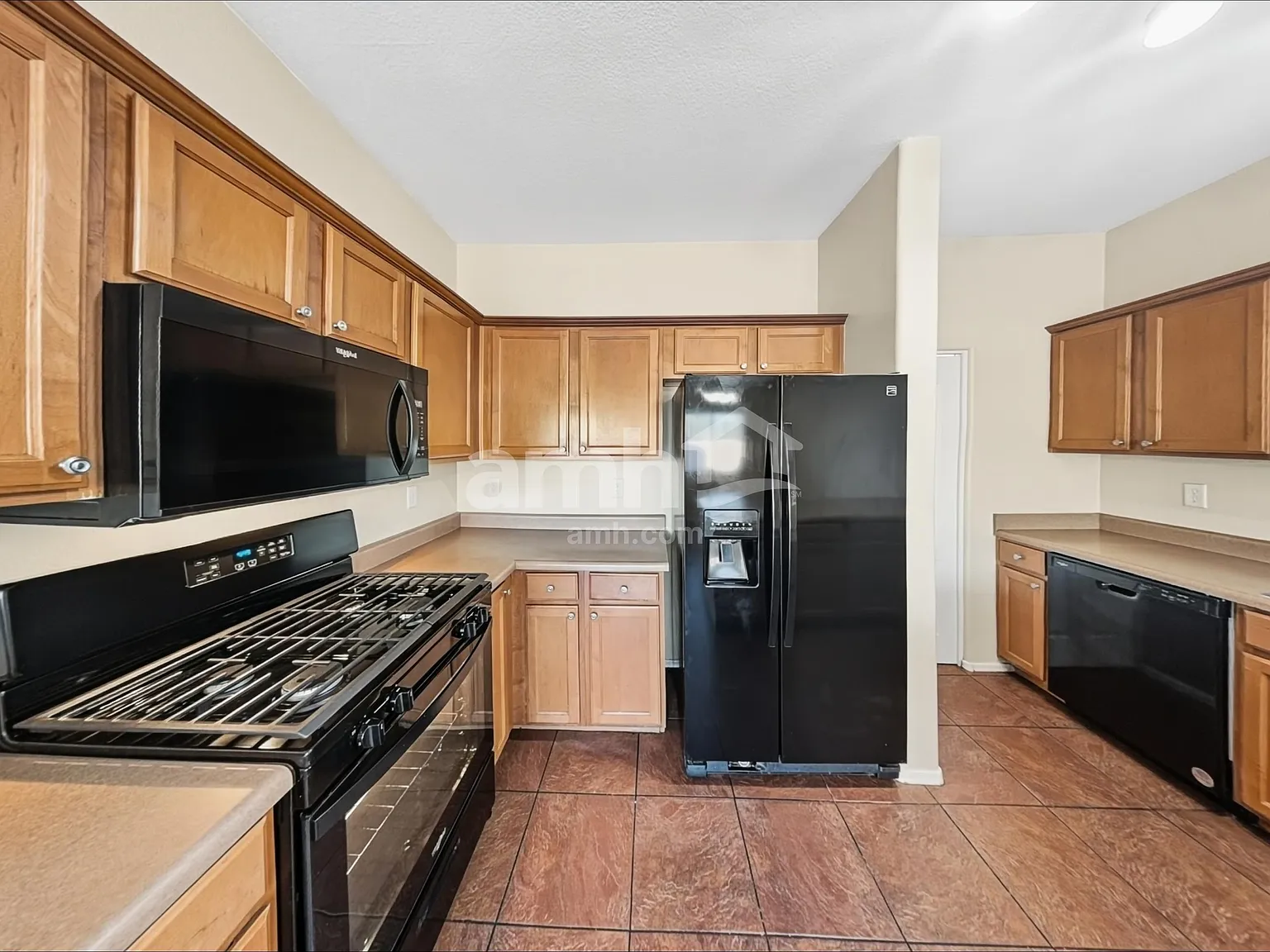 4 bed, 2.5 bath, 2179 sqft, $2,095 — Photo 3