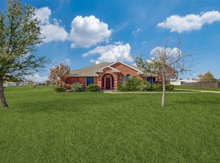 640 Lake Shadow Dr, Lavon, TX 75166