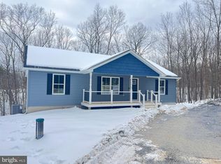 256 Roundtop Ln, Berkeley Springs, WV 25411
