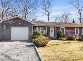 1 Beechnut Ct, East Quogue, NY 11942
