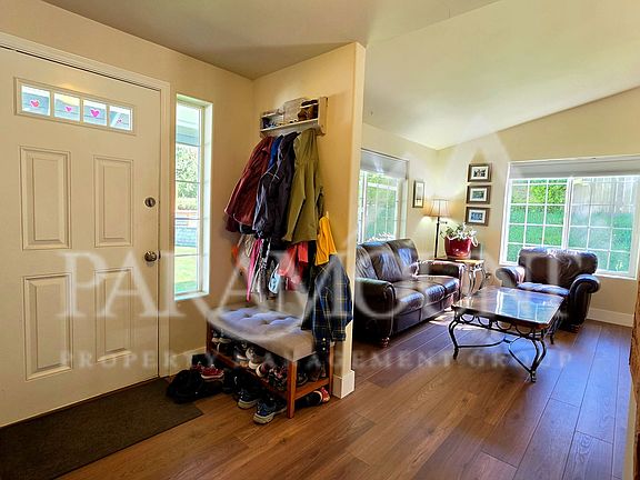 4th image of 1536 Puget Dr E