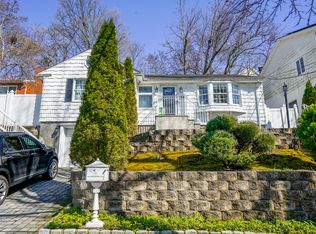 145 Rugby Ave, Staten Island, NY 10301