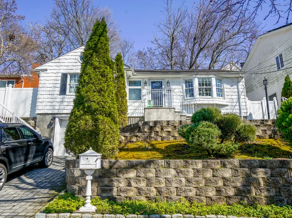 145 Rugby Ave, Staten Island, NY 10301