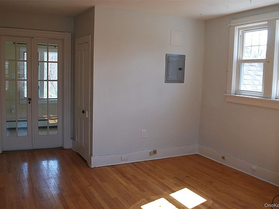 2nd image of 35 Oakland Ave