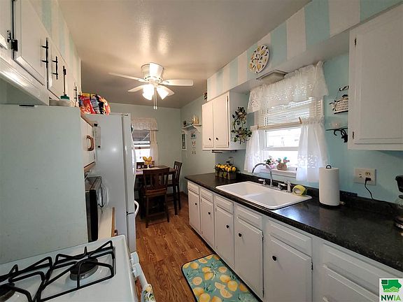 3rd image of 3509 Park View Blvd