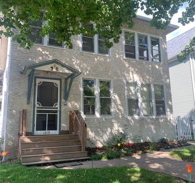 1st image of 1219 22nd Ave NE #2