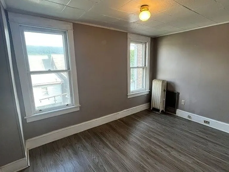 141 W Abbott St — Photo 11