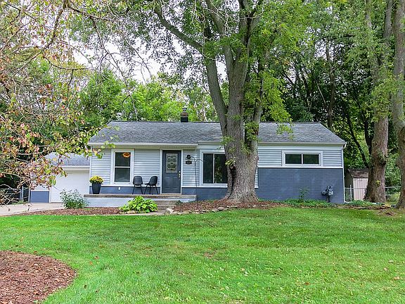 3rd image of 3181 Baylis Dr