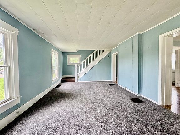 5th image of 826 N Belmont Ave