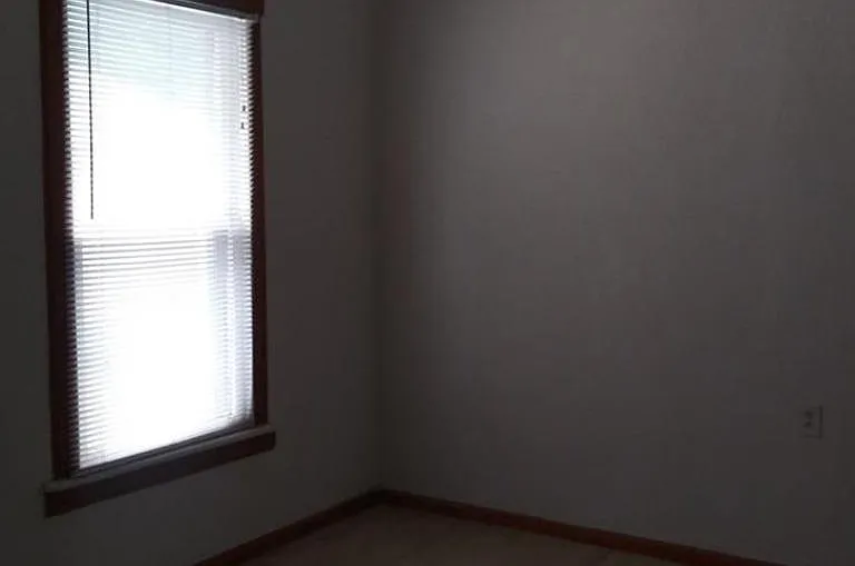 207 Lee Ave — Photo 2