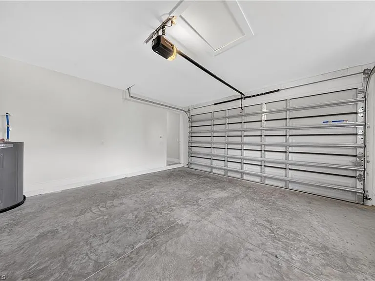 821 Moore Ave — Photo 39